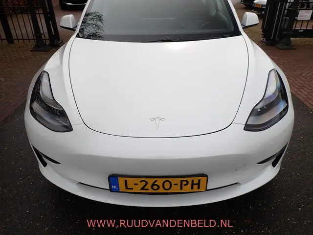 Tesla Model 3 Performance AWD 75 kWh 2021 Elektrisch 30