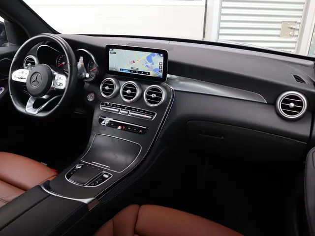 Mercedes-Benz GLC 300e 4MATIC 2020 Hybride Benzine 3