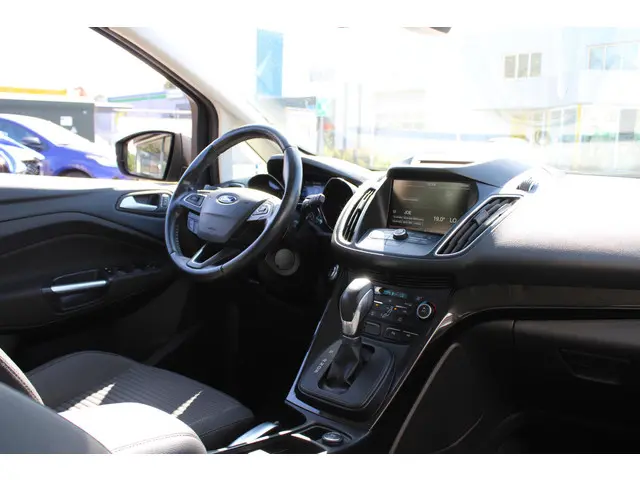 Ford C-MAX 1.5 Titanium 2015 Benzine 15