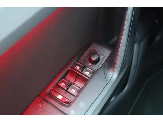 SEAT Ibiza 1.0 TSI FR BUSINESS INTENSE 2019 Benzine 25