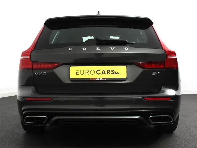 Volvo V60 2.0 B4 R-Design 2022 Benzine 5