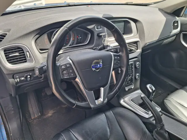 Volvo V40 3