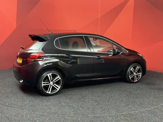 Peugeot 208 1.2 PureTech GT-line 2017 Benzine 17