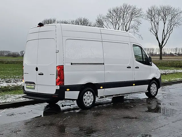 Mercedes-Benz Sprinter 3