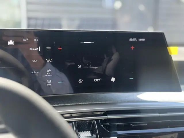 Peugeot 5008 1.2 Hybrid 145 Allure 2025 Hybride Benzine 17