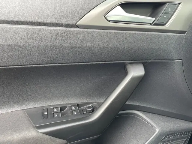 Volkswagen Polo 1.0 TSI Comfortline 2018 Benzine 12