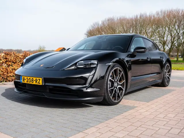 Porsche Taycan Sport Turismo 79 kWh 2022 Elektrisch 82