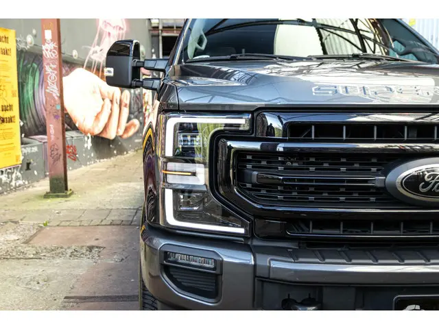 Ford F-250 USA Lariat 2021 Benzine 4