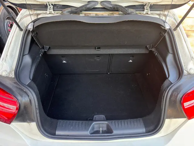 Mercedes-Benz A-Klasse 180 Ambition 2015 Benzine 18