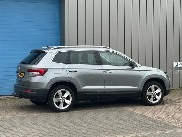 Škoda Karoq TSI Bus APPLE CARPLAY TREKHAAK 2019 Benzine 21