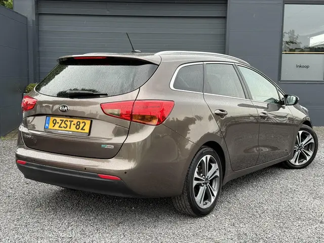 Kia cee'd Sportswagon 1.6 GDI BusinessLine 2015 Benzine 2