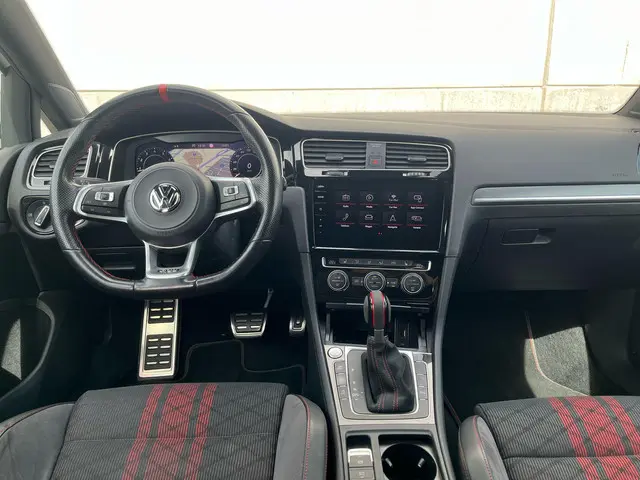 Volkswagen Golf 2.0 TSI GTI TCR 2019 Benzine 14