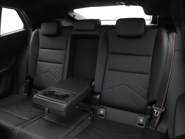 BMW iX2 eDrive20 65kWh 2024 Elektrisch 16