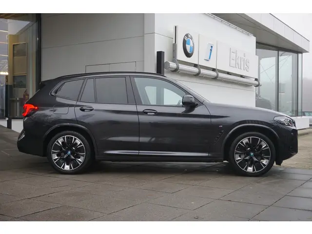 BMW iX3 High Executive 2022 Elektrisch 4