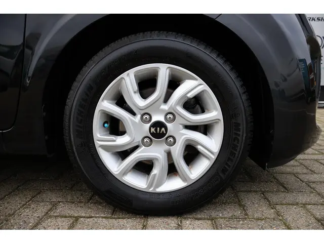 Kia Picanto 1.0 Comfort PlusLine Navigator 2017 Benzine 17