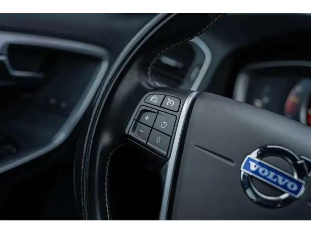 Volvo V60 2.0 T4 Ocean Race 2018 Benzine 22