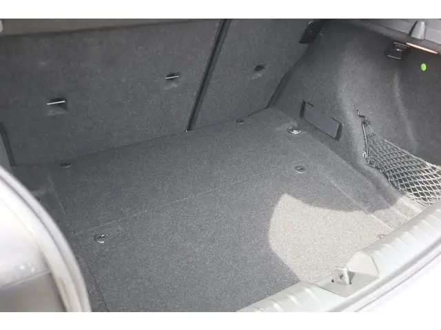 BMW 1 Serie 118i Business+ 2013 Benzine 16