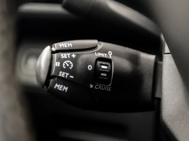 Peugeot 3008 1.2 PureTech Allure Sport 2017 Benzine 20