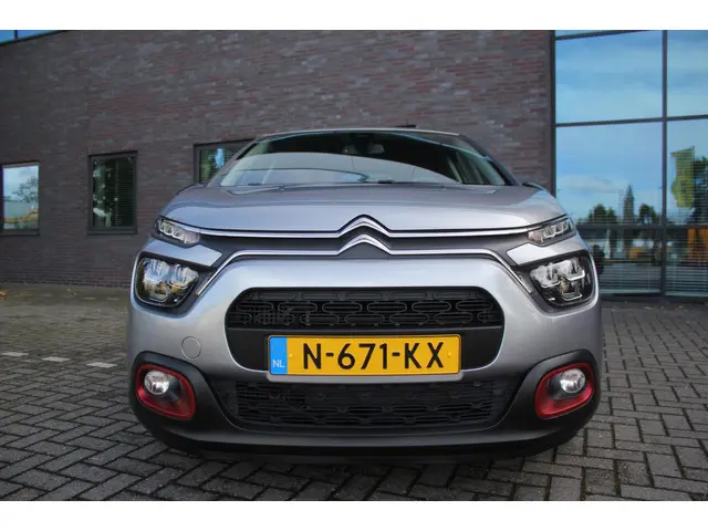 Citroën C3 1.2 PureTech C-Series 2021 Benzine 2