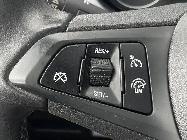 Opel Corsa 1.4 Favourite 2019 Benzine 19