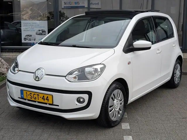 Volkswagen up! 1.0 move up! BlueMotion / PANO 2013 Benzine 8