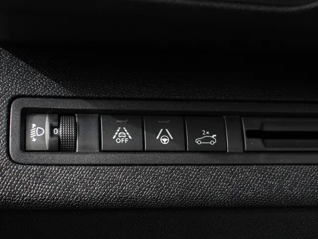 Peugeot 3008 1.2 PureTech Allure 2024 Benzine 16