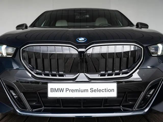 BMW 5 Serie Sedan 550e xDrive 2025 Hybride Benzine 18