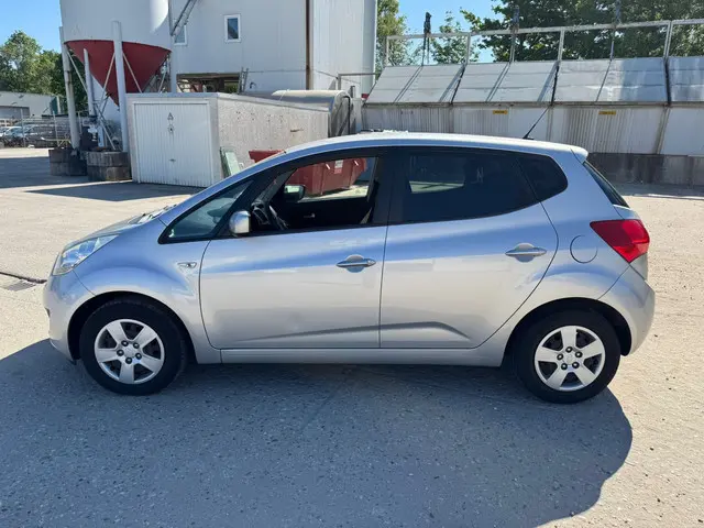 Kia Venga 1.4 CRDi Super Pack 2013 Diesel 2