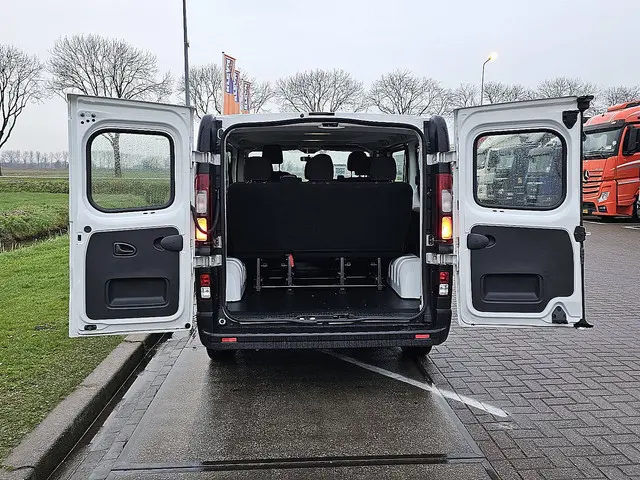 Opel Vivaro 1.6 2019 Diesel 12
