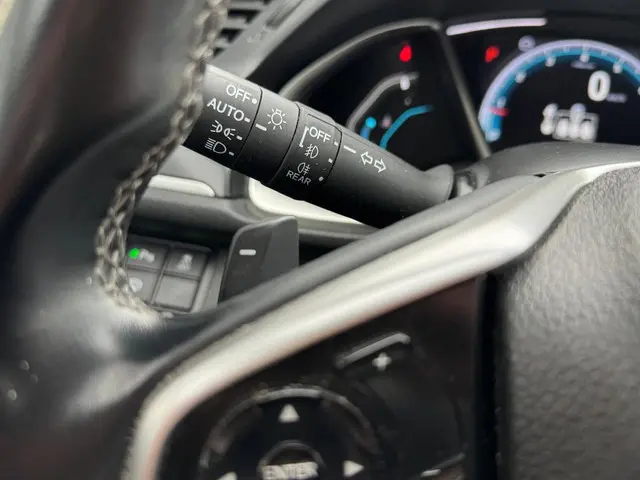 Honda Civic 1.5 i-VTEC Elegance 2020 Benzine 23