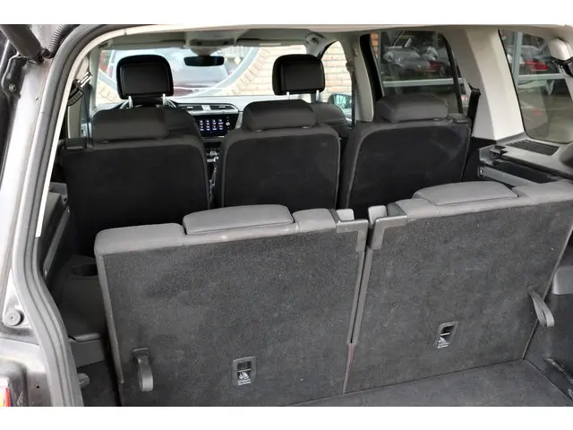 Volkswagen Touran 1.5 TSI R-LINE 7p 2019 Benzine
