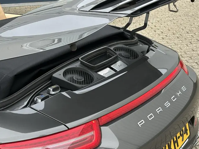 Porsche 911 Cabrio 3.4 Carrera 4 2013 Benzine 57