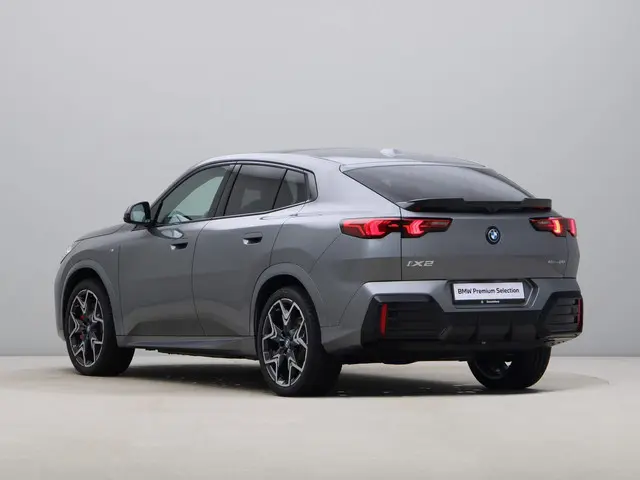BMW iX2 eDrive20 65kWh 2024 Elektrisch 11