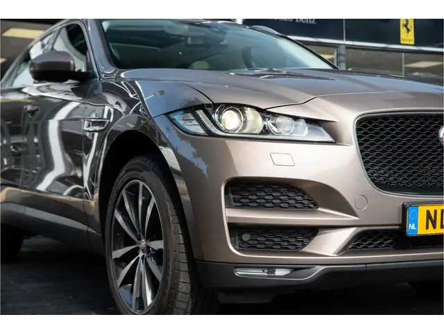 Jaguar F-PACE 2.0 Portfolio Pano AWD 20d 2017 Diesel 7