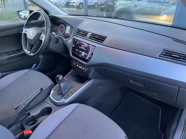 SEAT Arona 1.0 TSI Style Business Intense 2020 Benzine 31