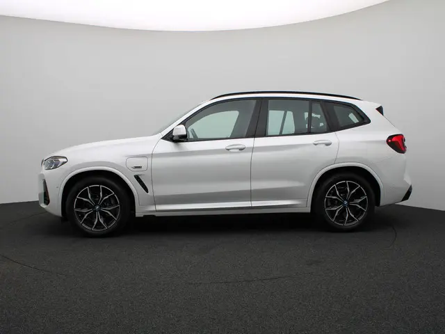 BMW X3 xDrive30e 2022 Hybride Benzine 4