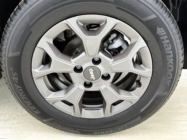 Jeep Avenger 1.2 Longitude 2024 Benzine 32