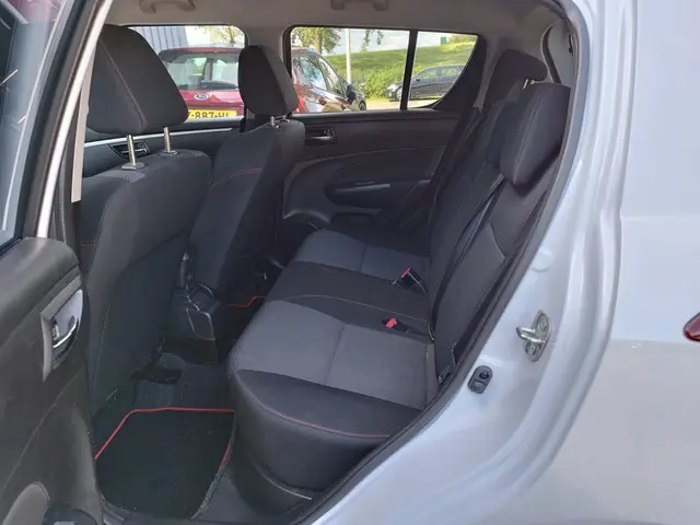 Suzuki Swift 1.6 Sport ** 5 DRS ** 2015 Benzine 7
