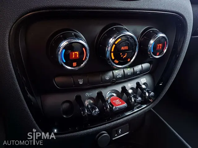 MINI Clubman 1.5 Cooper Business Edition 2020 Benzine 23