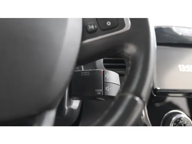 Renault Captur TCe 120 Dynamique 2017 Benzine 32