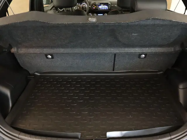 Toyota Yaris 1.5 Hybrid Business 2017 Benzine 8