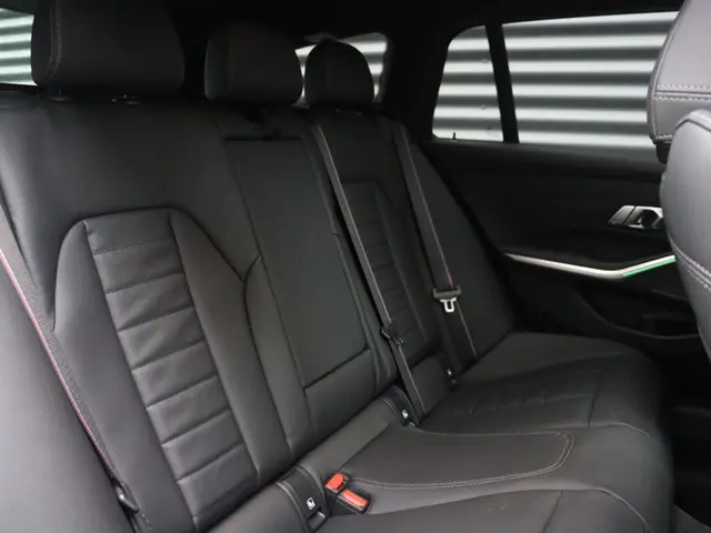 BMW 3 Serie Touring 330e 2026 Hybride Benzine 10