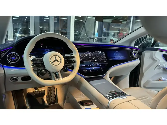 Mercedes-Benz EQE AMG 43 4MATIC 91 kWh 2023 Elektrisch 11