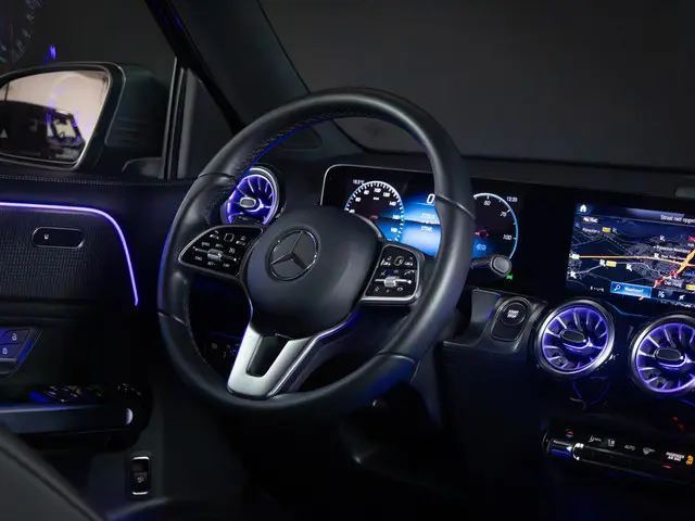 Mercedes-Benz EQB 250 Luxury Line 2023 Elektrisch 41