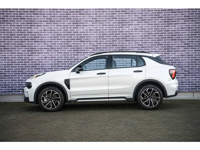 Lynk & Co 01 1.5 Plug-in Hybrid Core 2025 Hybride Benzine 4