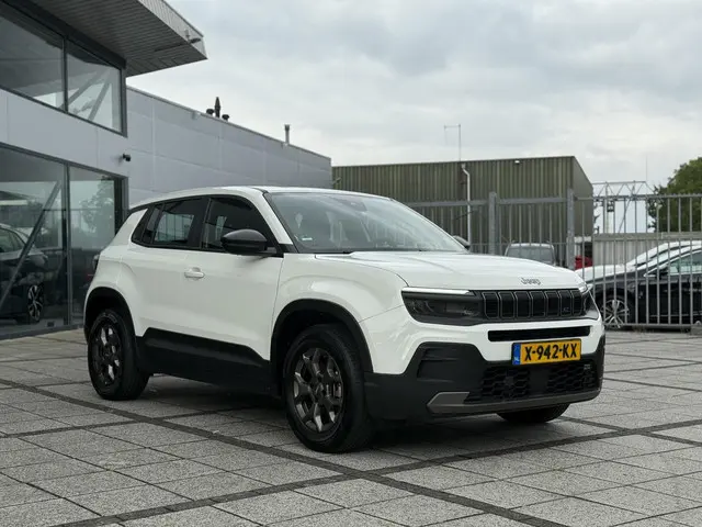 Jeep Avenger Longitude 54 kWh Aut. 2023 Elektrisch 7
