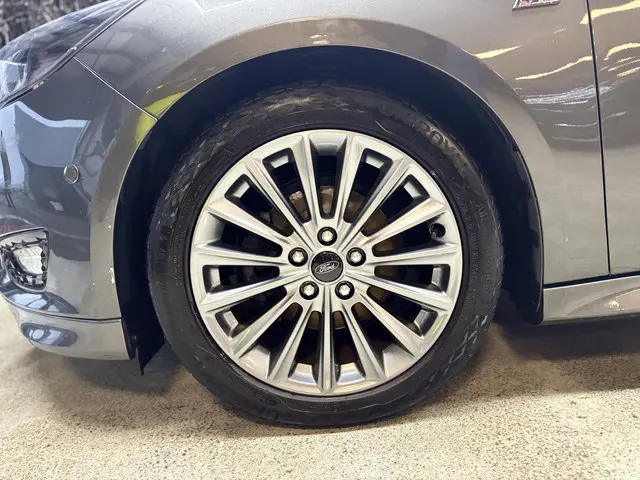 Ford Focus Wagon 1.0 Titanium st line 2018 Benzine 28