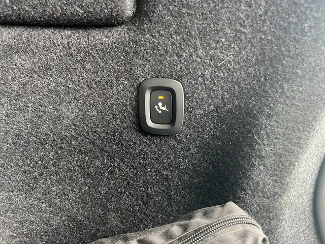 Volvo XC40 2.0 B4 Plus Dark 2025 Benzine 11