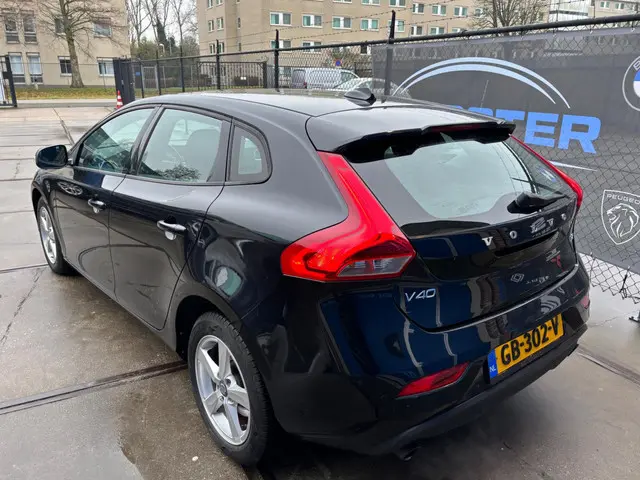 Volvo V40 1.6 T2 Kinetic 2015 Benzine 3