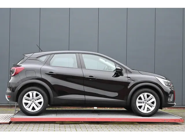 Renault Captur 1.0 TCe 90 equilibre 2023 Benzine 2